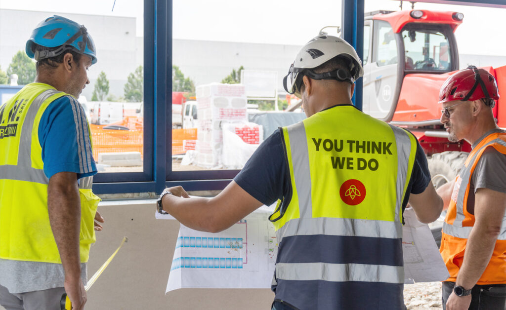 General contractor vs gestione diretta: vantaggi e svantaggi per PMI