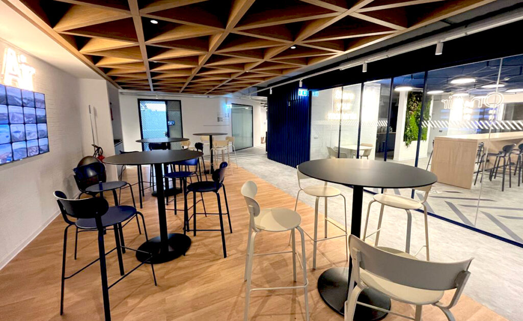 Arredo retail ed office: produzione custom vs standard. Use case